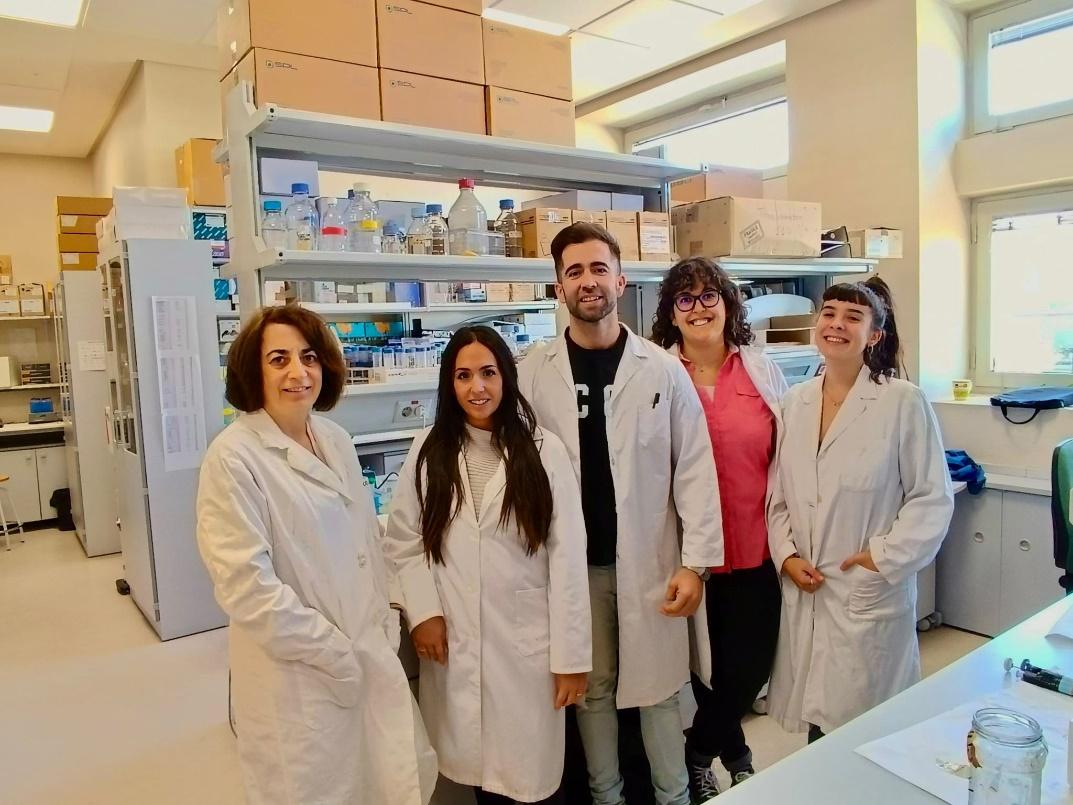 Investigadores del grupo de la doctora Cristina Hernández López de Munain en el Instituto de Parasitología y Biomedicina López Neyra / IPBLN
