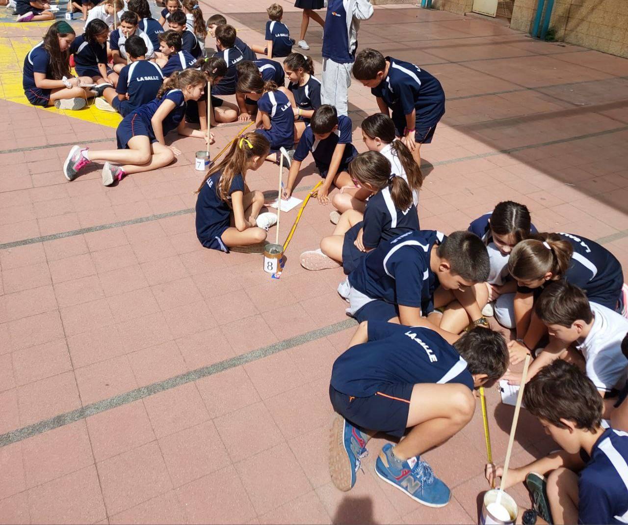 Escolares argentinos realizando el experimento. Imagen: Colegio La Inmaculada (Bahía Blanca).