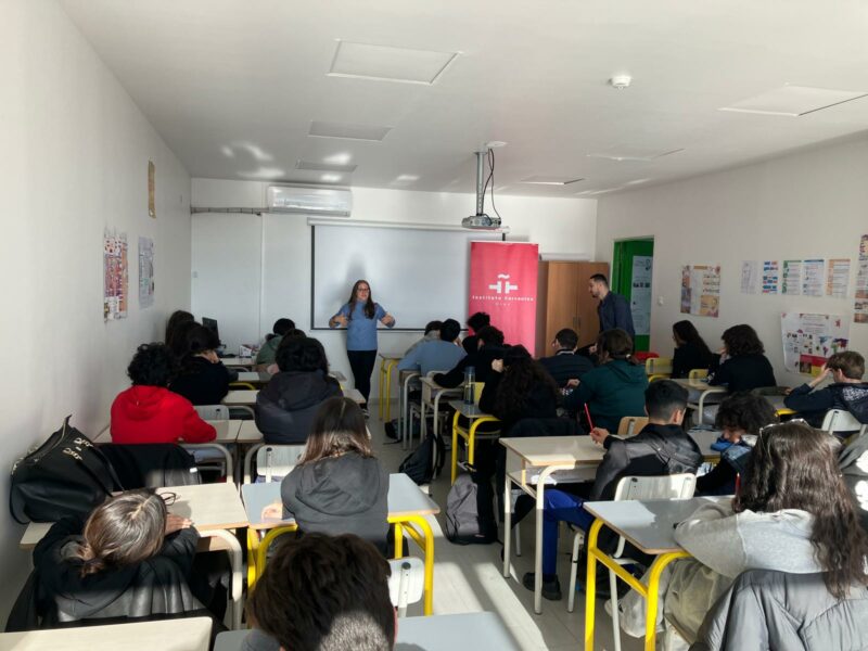 CAfé con Ciencia celebrado hoy en el Lycée International Alexandre Dumas de Orán (Argelia).