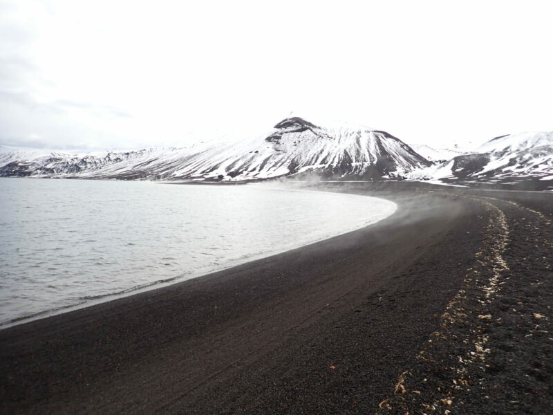Una de las playas analizadas en la Isla Decepción.